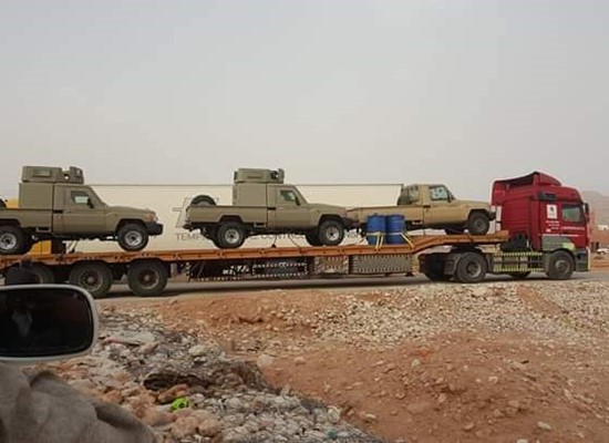 الحكومة اليمنية.. تدفع بتعزيزات عسكرية جديدة لقواتها بشقرة