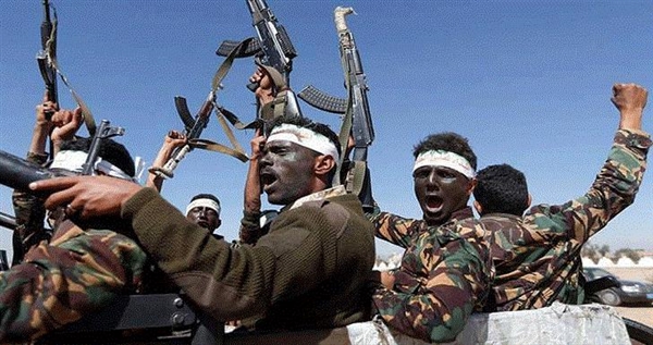 عنصري حوثي : قبل عام تلقى أهله صندوق لبقايا جثته ..واليوم يخبرهم بأنه أسير لدى قوات الشرعية