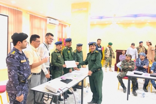 شرطة محافظة مأرب تؤهل 225 من منتسبيها على حماية المدنيين في النزاعات