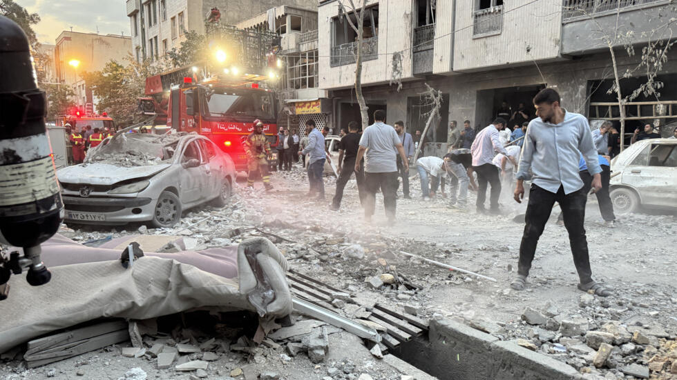 الجيش الإسرائيلي: سنبدأ مهاجمة أهداف بطهران.. الطريق لإيران بات ممهدا