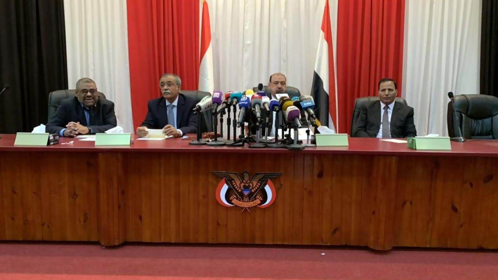 اجتماع النواب في صنعاء ،يثير غضب هيئة رئاسة البرلمان الشرعي،لهذه الاسباب