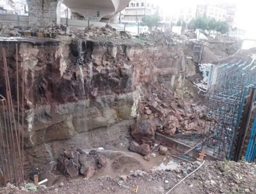 جسر مذبح بين الانتظار والانهيار 