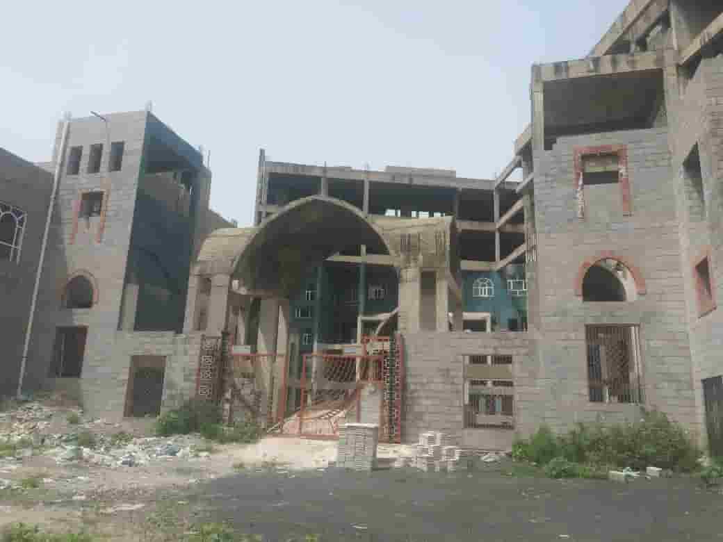 جامعة اب بناء متأخر 2