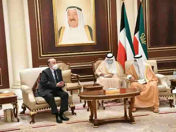 الرئيس هادي يصل إلى الكويت لتقديم واجب العزاء في وفاة أميرها
