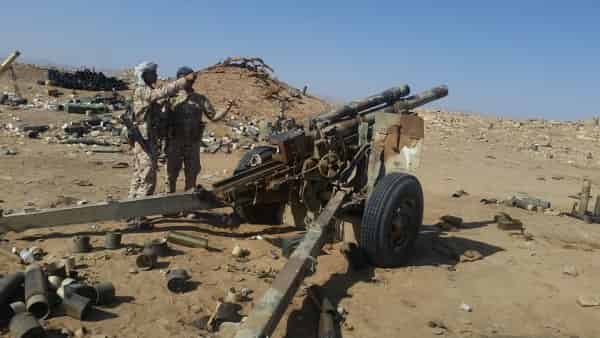 مدفعية الجيش تقصف مواقع متفرقة على الحوثيين غربي مارب 