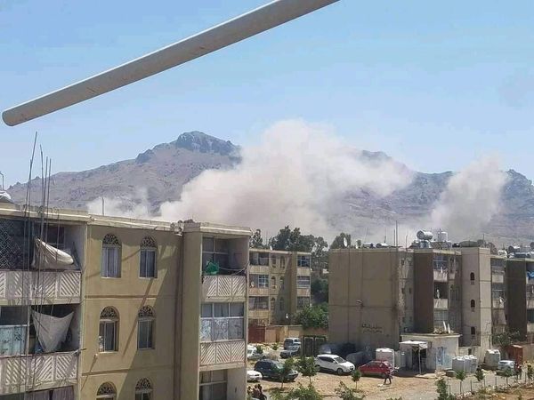 غارات جوية تستهدف العاصمة صنعاء ( صوره)