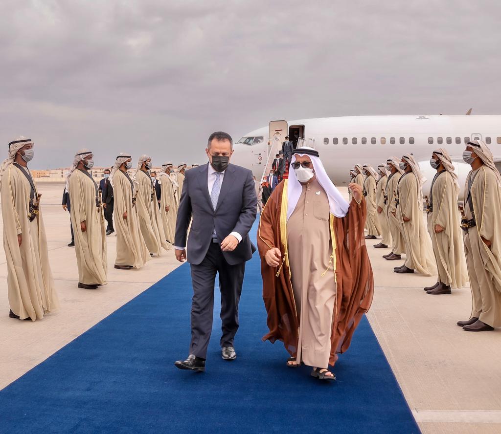 رئيس الوزراء يصل الإمارات في زيارة رسمية