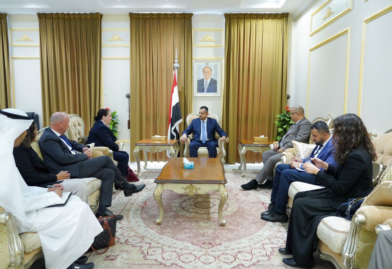 رئيس الوزراء يلتقي الأمين العام المساعد للأمم المتحدة