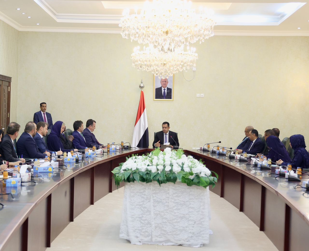 رئيس الوزراء يرأس اجتماع في عدن لرؤساء وممثلي مكاتب ووكالات ومنظمات الأمم المتحدة في اليمن