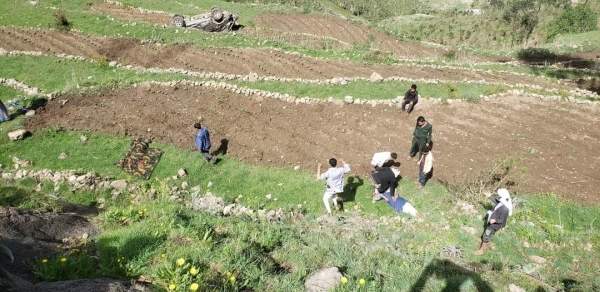 سيارة انقلبت من طريق جبلي.. وفاة عشرة أشخاص بحادث مروري مروّع في محافظة ريمة