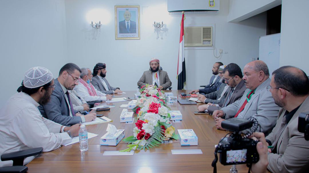 وزير الأوقاف يترأس اجتماعاً للجنة العليا للإشراف على أعمال الحج