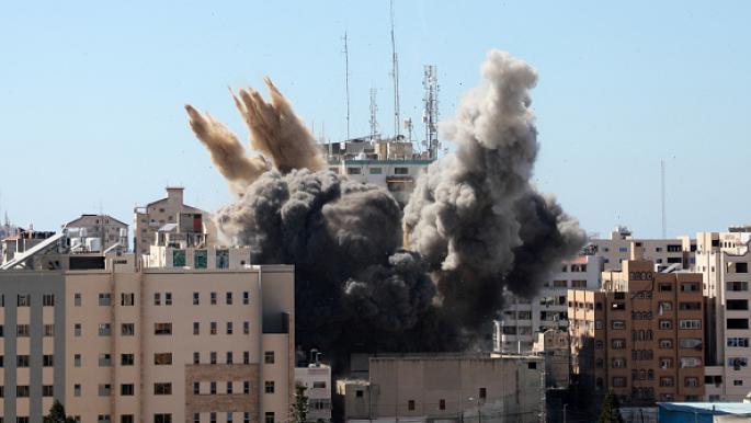 قصف الأحياء السكنية بشكل متتالٍ في غزة: تكتيك إسرائيلي جديد تمهيداً لحرب برية؟
