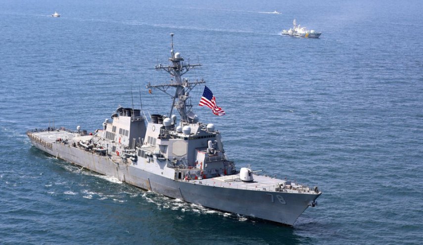 تفاصيل إعتراض سفينة حربية أمريكية لصواريخ وطيرات مُسير أطلقت من اليمن
