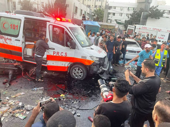 عشرات الشهداء والجرحى بقصف إسرائيلي في محيط 3 مستشفيات